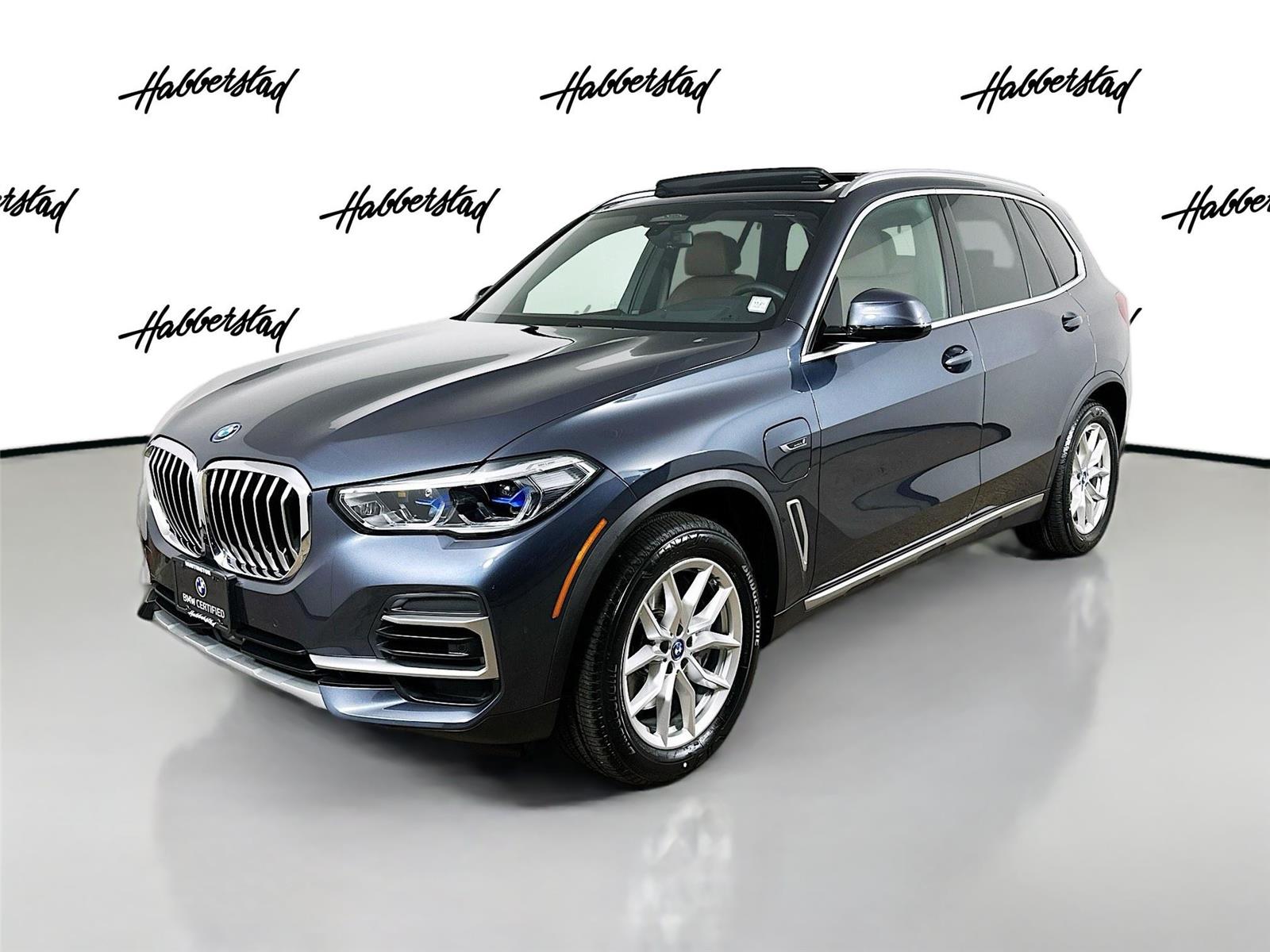 2022 BMW X5 45e's photo