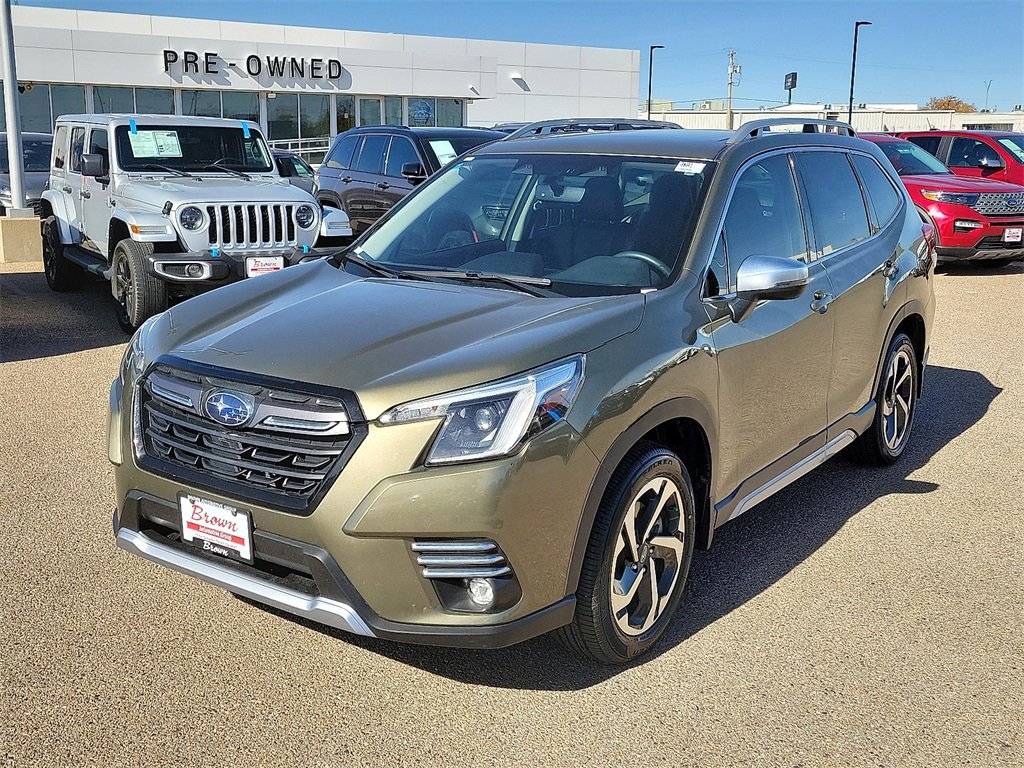 2023 Subaru Forester Touring photo 4