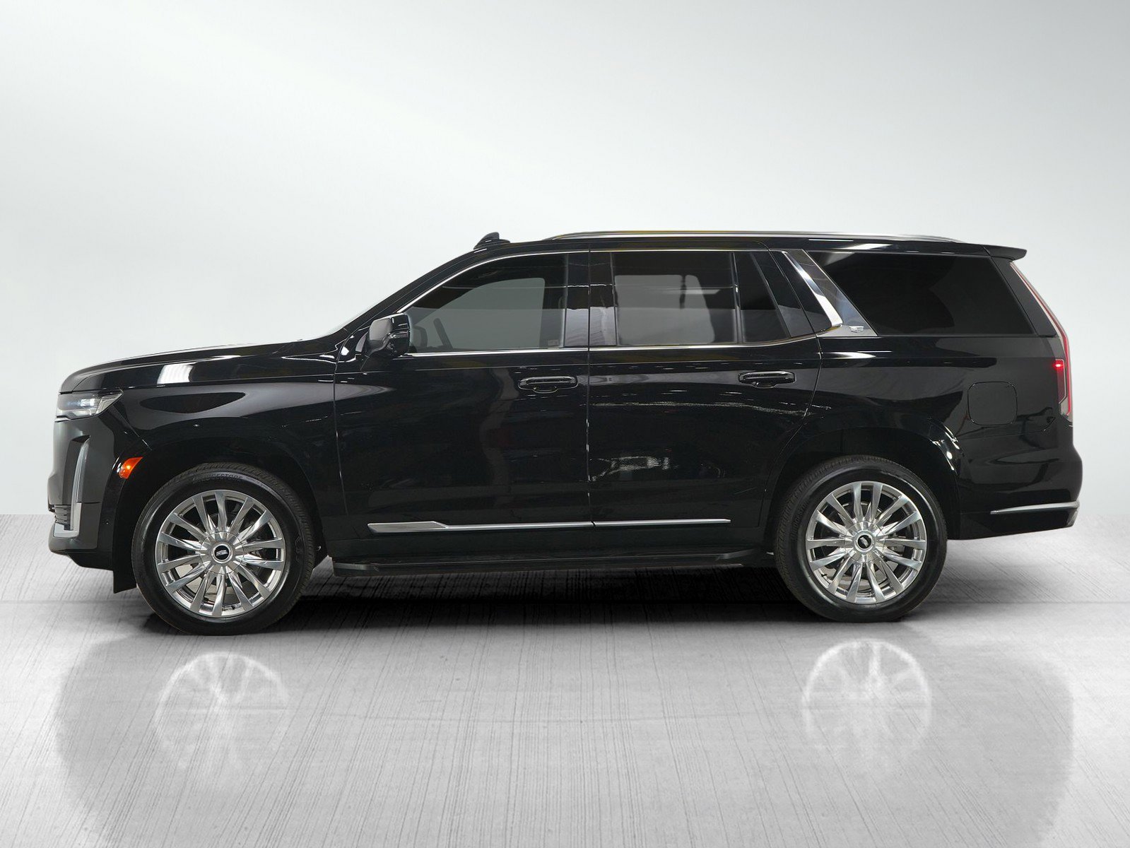 Used 2024 Cadillac Escalade Premium Luxury with VIN 1GYS4CKL7RR192171 for sale in Roseville, Minnesota