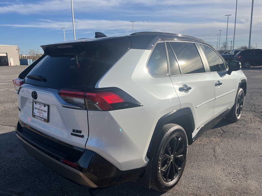 2024 Toyota RAV4 Hybrid XSE photo 4