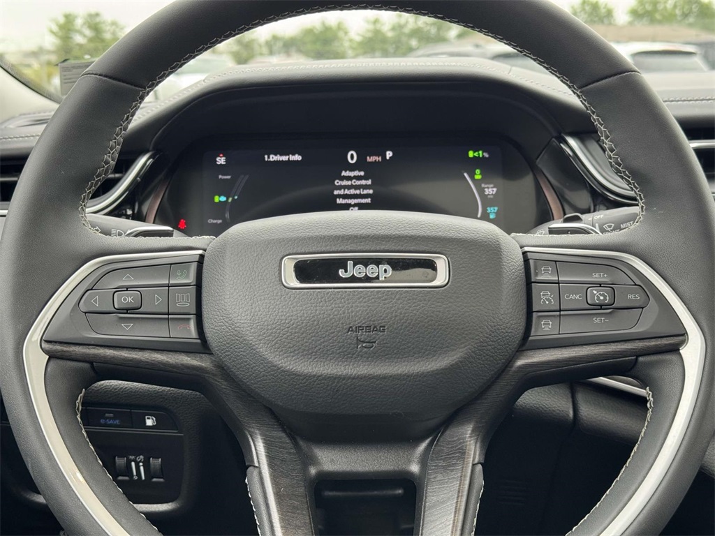 2022 Jeep Cherokee Limited 4xe photo 17