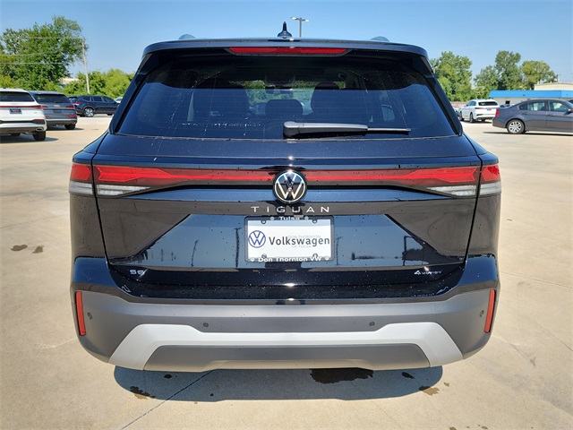 2025 Volkswagen Tiguan SE photo 3