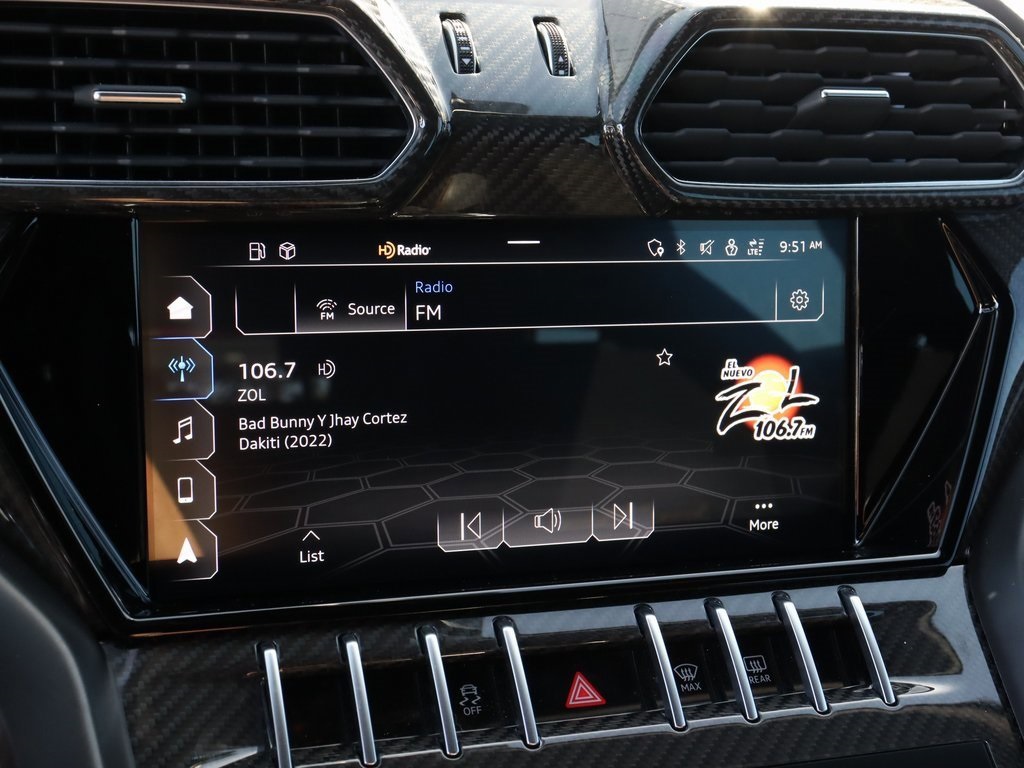 2022 Lamborghini Urus photo 36