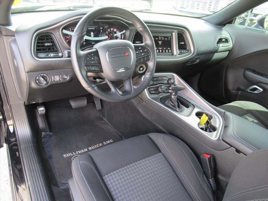 2022 Dodge Challenger SXT photo 12