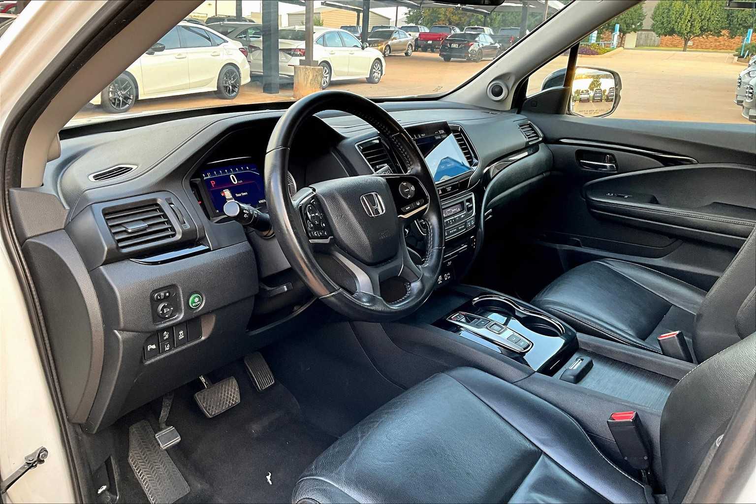 2022 Honda Pilot Touring photo 16
