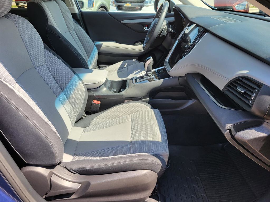 2022 Subaru Outback Premium photo 7