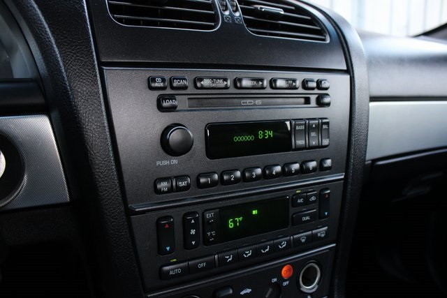 2005 Ford Thunderbird Base photo 6