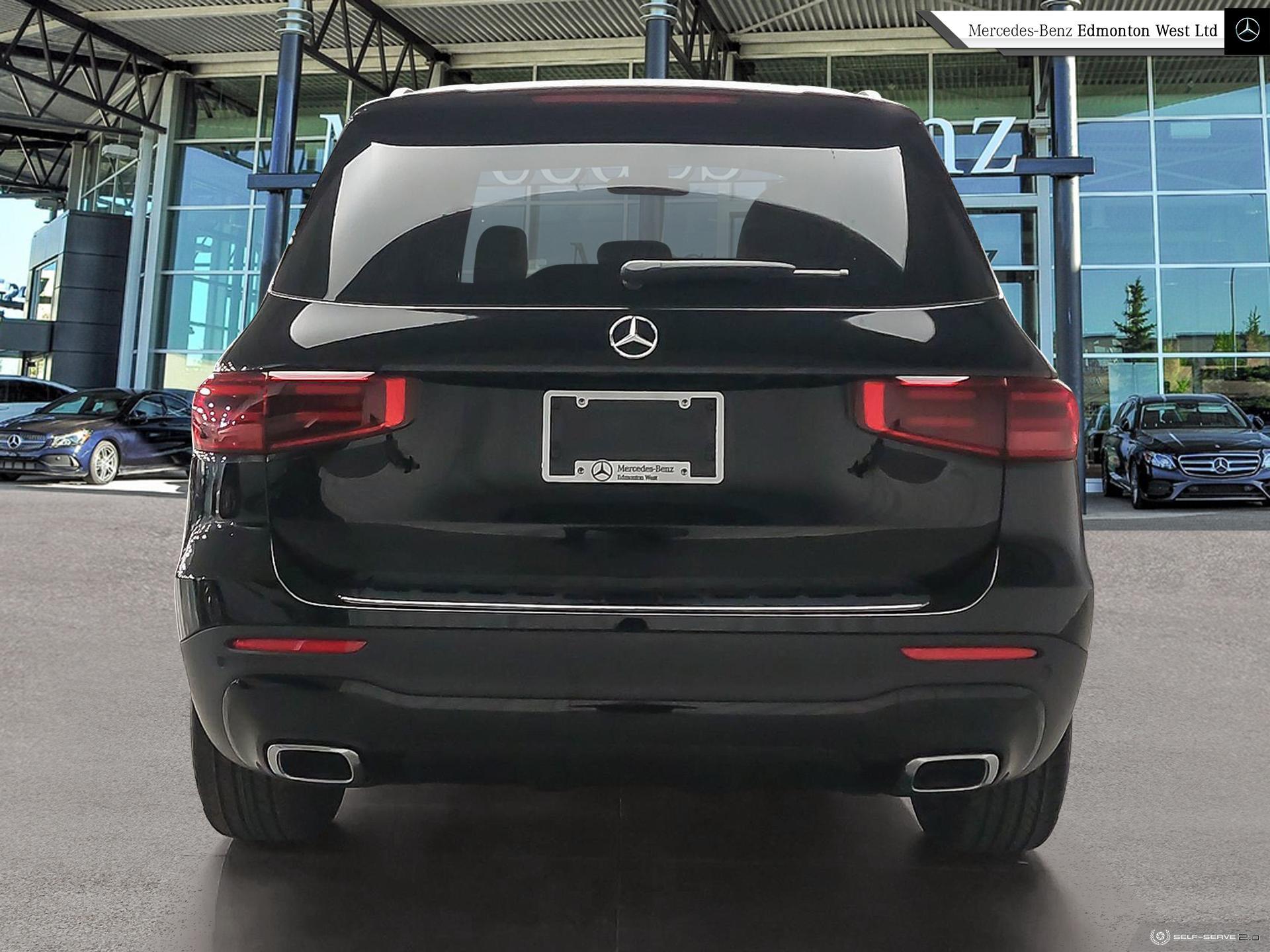 2025 Mercedes Benz GLB 250 4MATIC photo 3