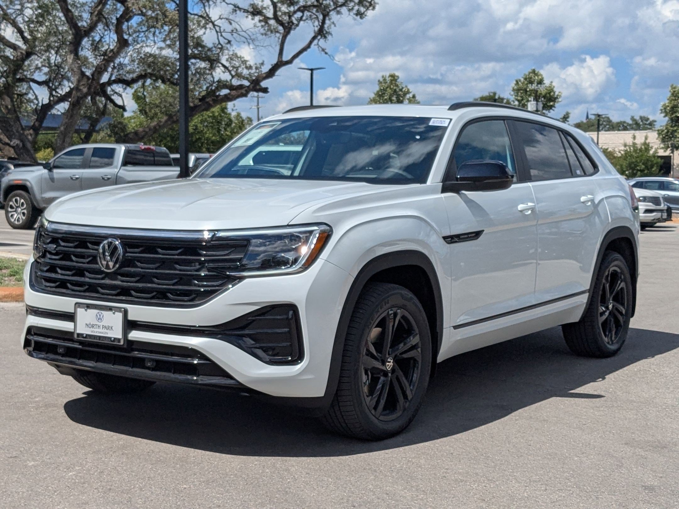 2026 Volkswagen Atlas Cross Sport SEL R-Line photo 4