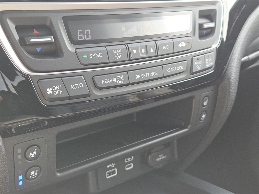 2025 Honda Ridgeline Black Edition photo 8