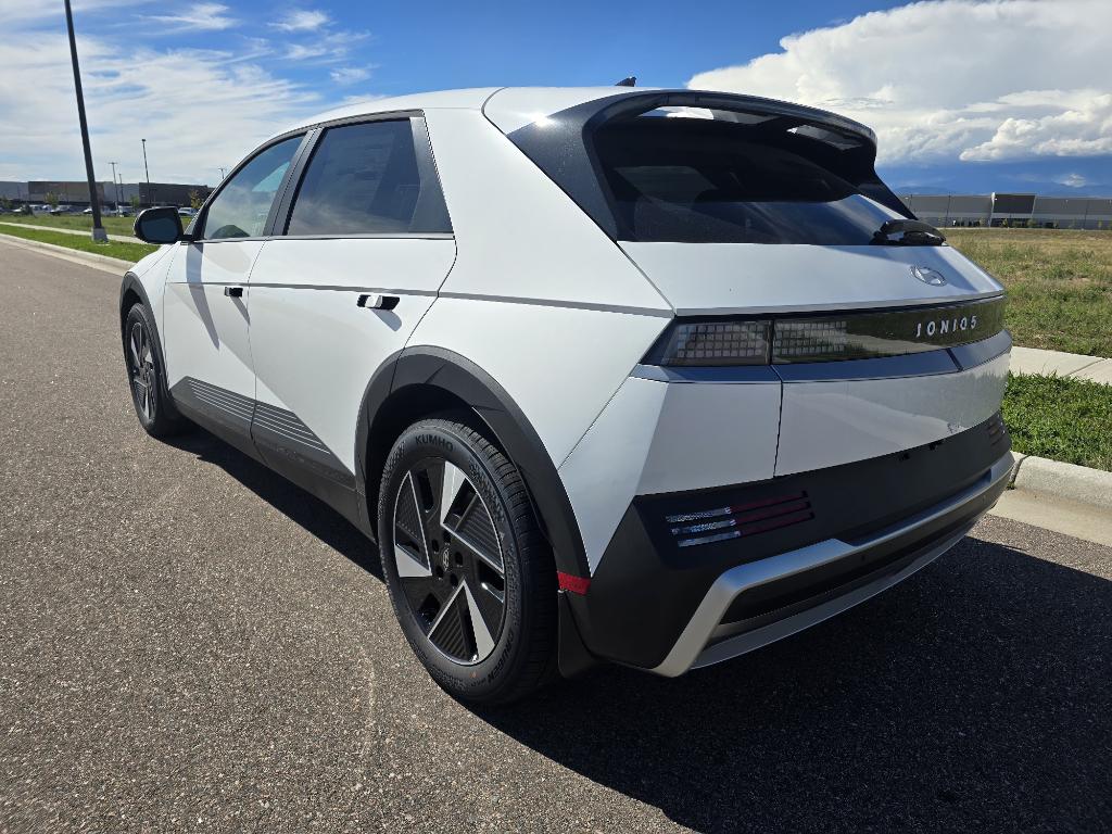 2025 Hyundai Ioniq 5 SE photo 3