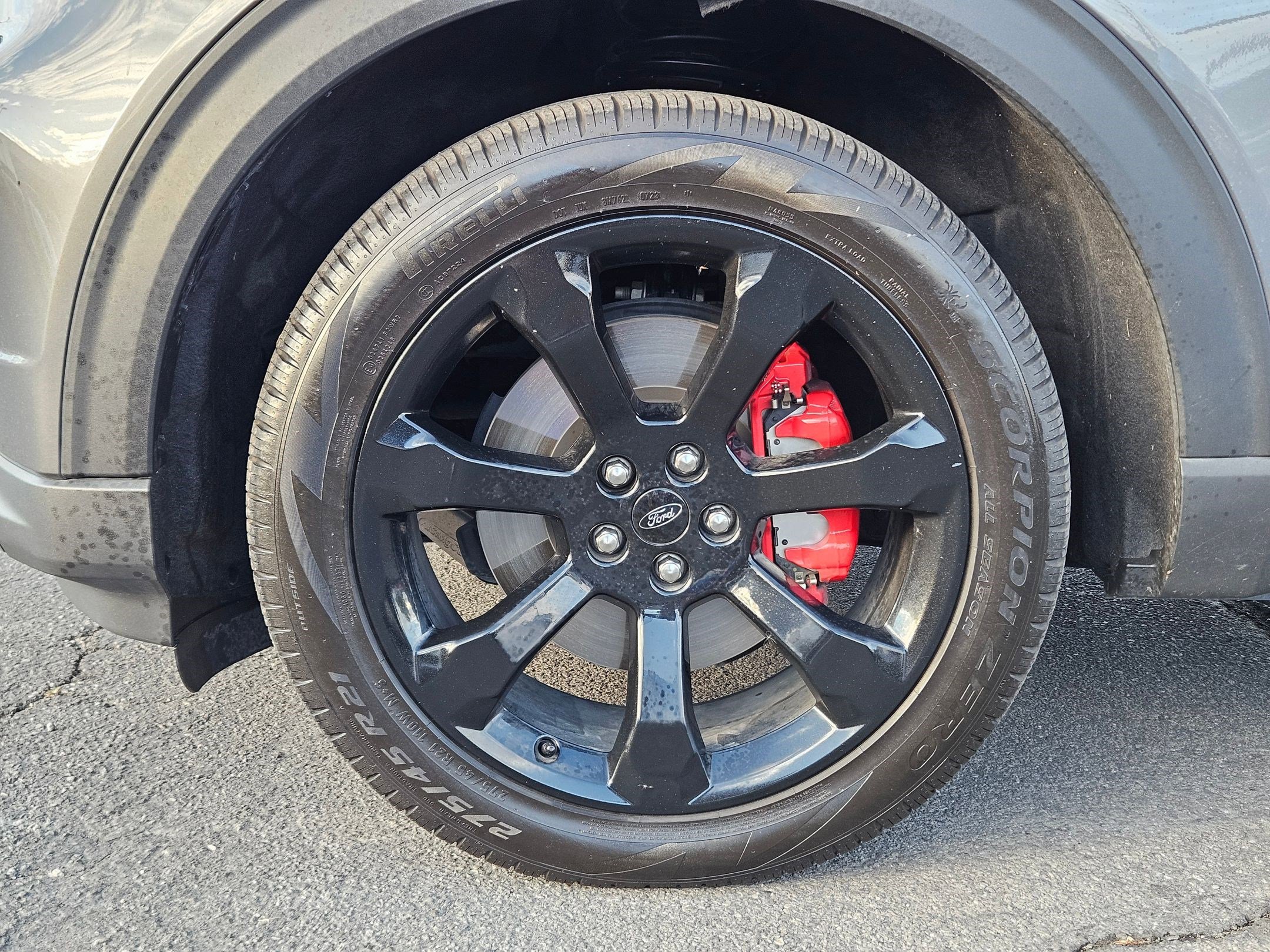 2023 Ford Explorer ST photo 8