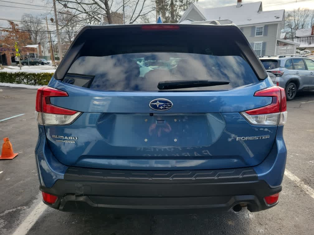 2020 Subaru Forester Premium photo 2