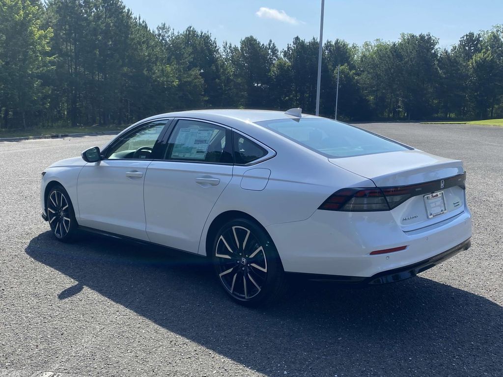 2025 Honda Accord Hybrid Touring photo 4