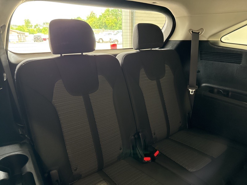2022 Kia Sorento LX photo 11