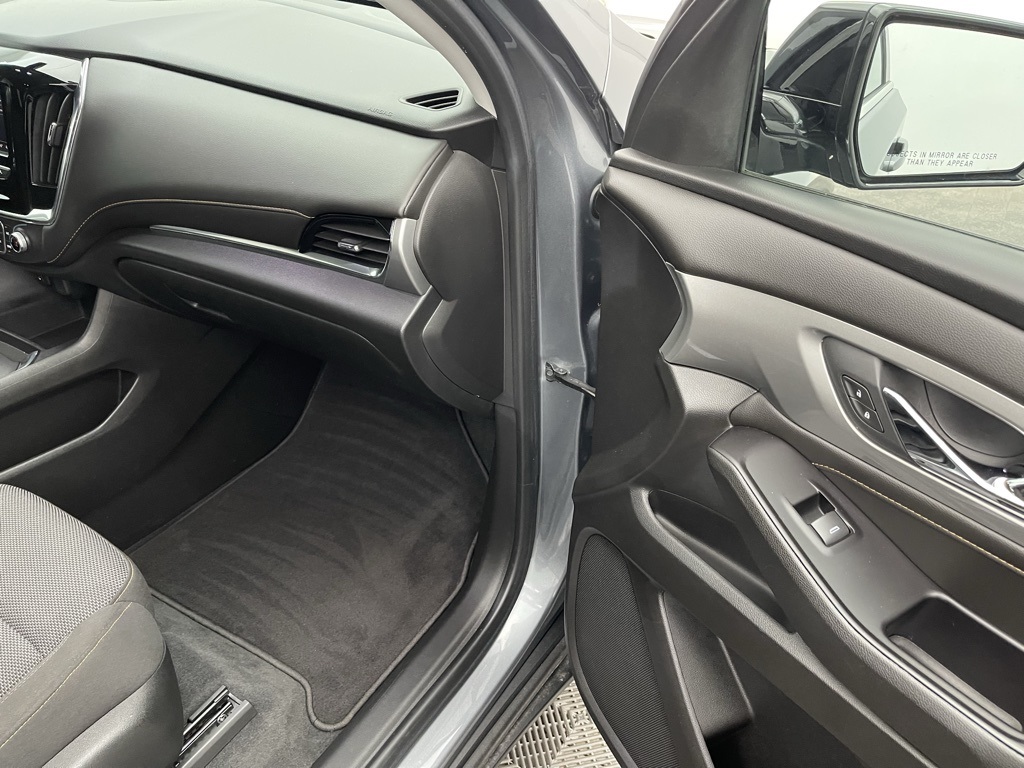 2020 Chevrolet Traverse LS photo 24