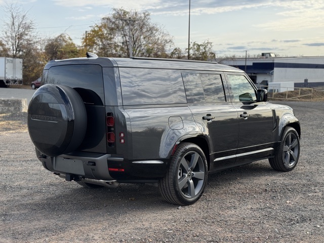 2024 Land Rover Defender 130 Outbound photo 5