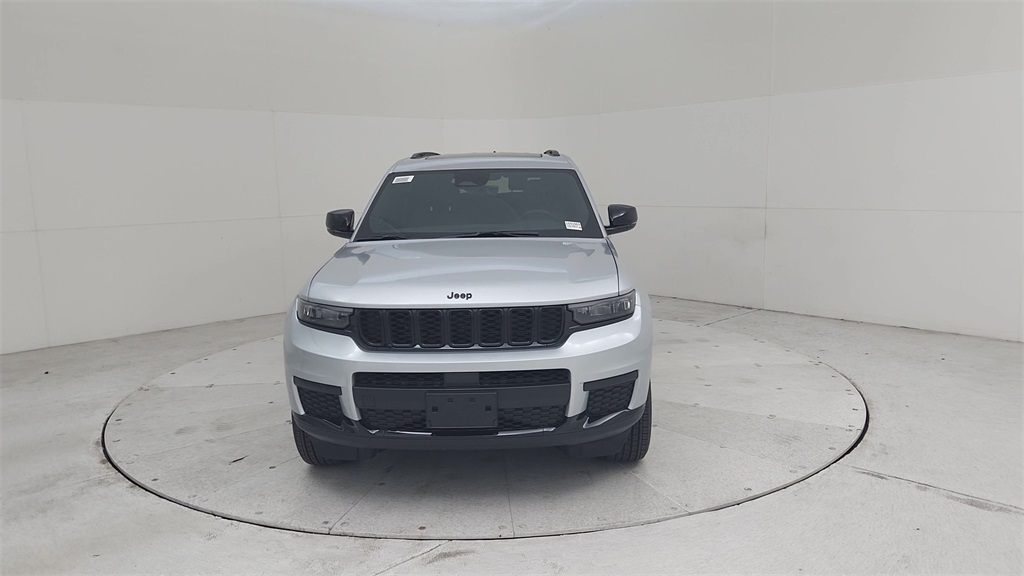 2025 Jeep Grand Cherokee Laredo Altitude X photo 5