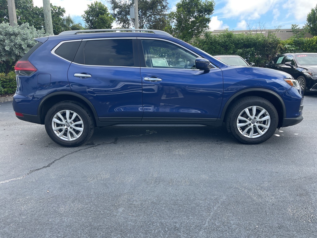 2020 Nissan Rogue SV photo 2