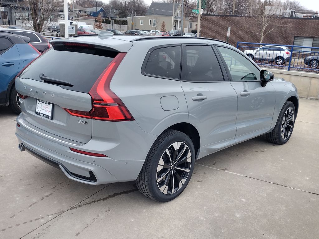 2026 VOLVO XC60 - Image 8