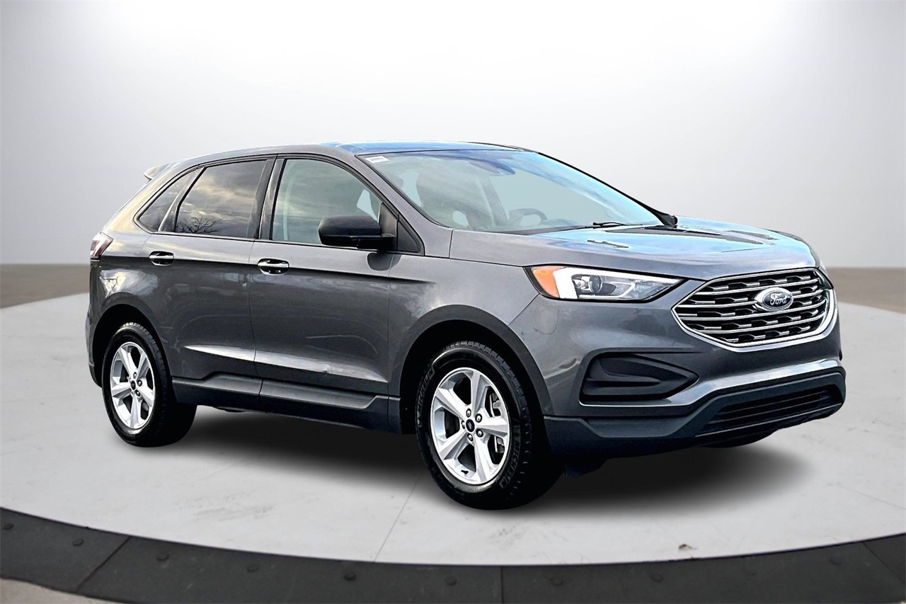 2021 Ford Edge SE photo 2