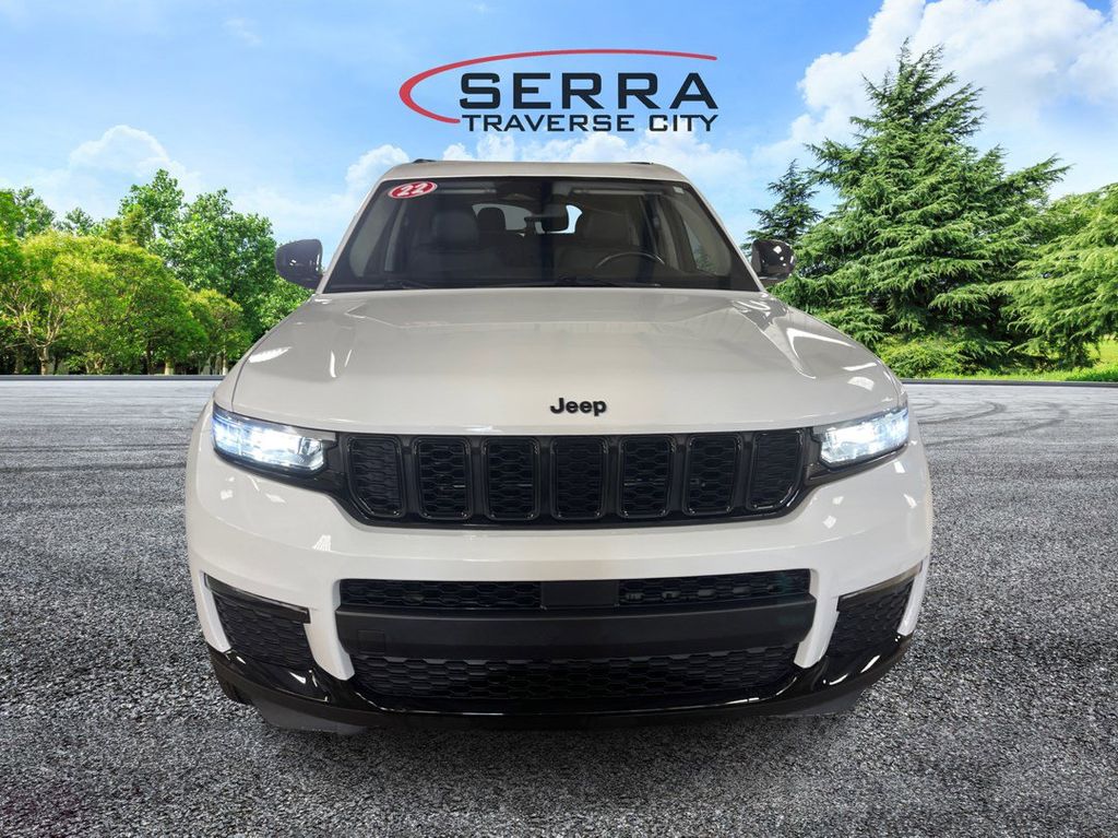 2022 Jeep Grand Cherokee Limited photo 2