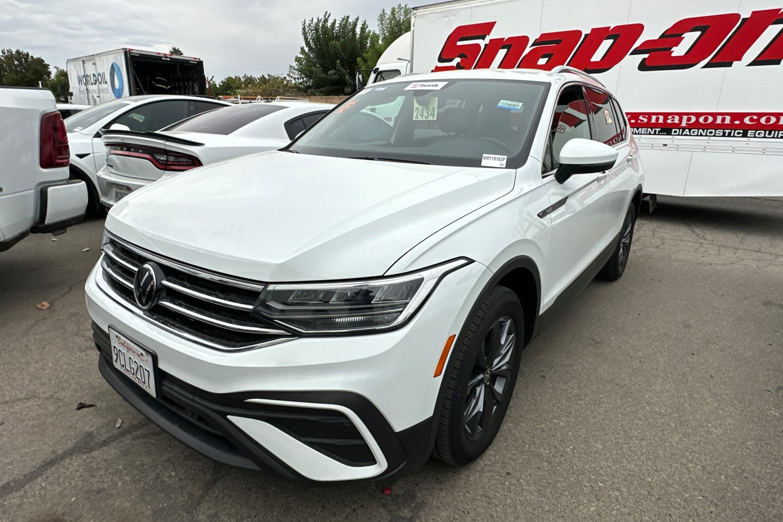 2022 Volkswagen Tiguan SE photo 2
