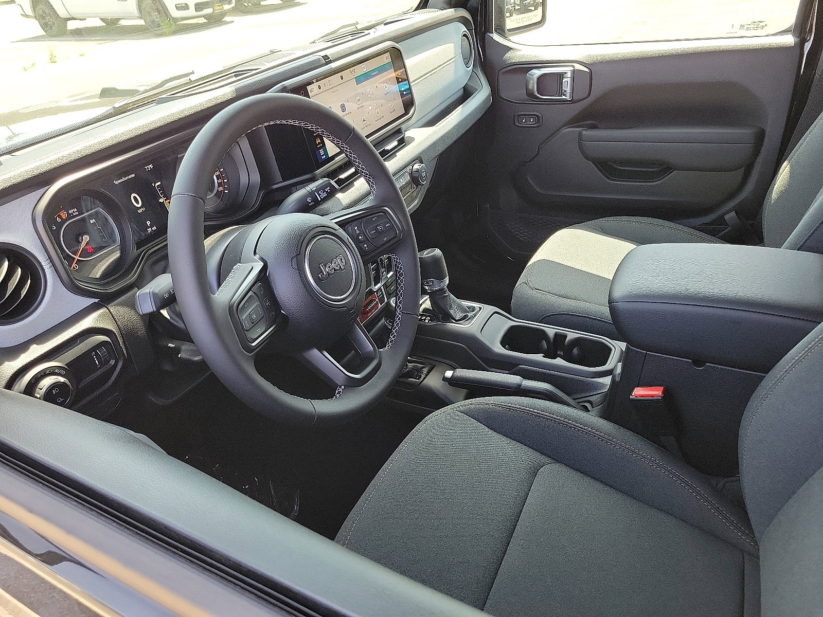2025 Jeep Gladiator Willys photo 2