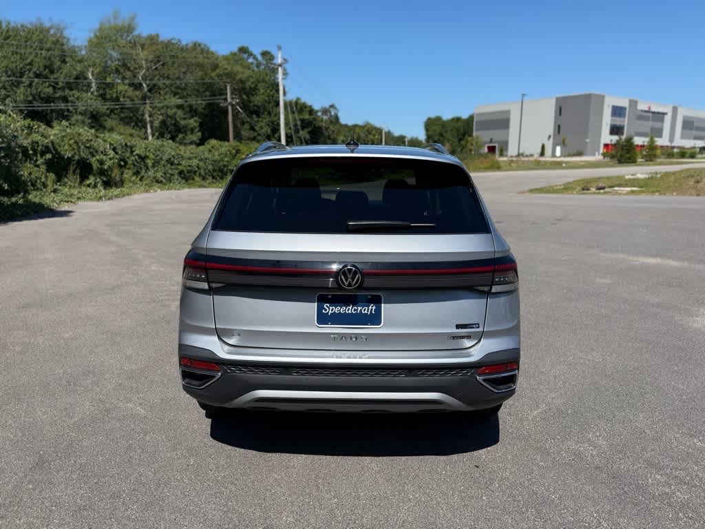 2025 Volkswagen Taos SE photo 2