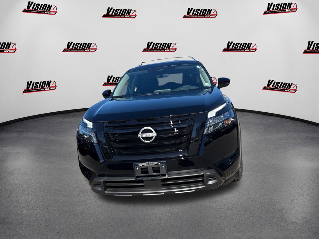 2025 Nissan Pathfinder SV photo 2