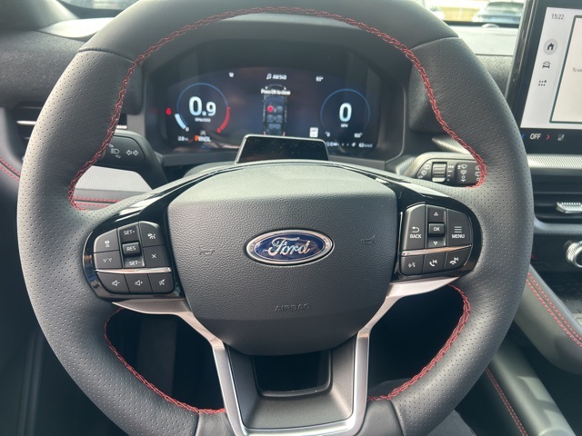 2025 Ford Explorer ST-Line photo 17