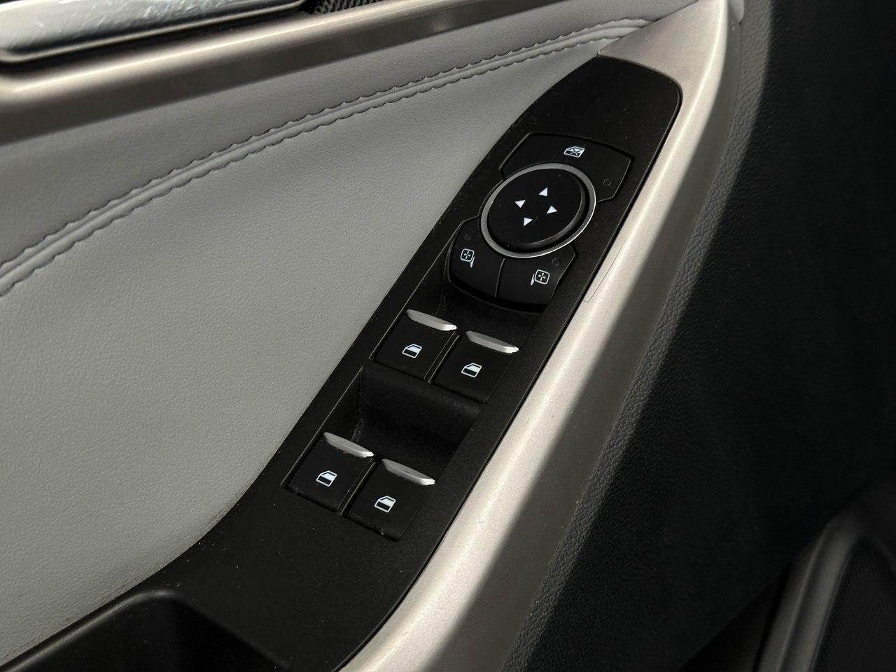 2022 Ford Explorer XLT photo 21