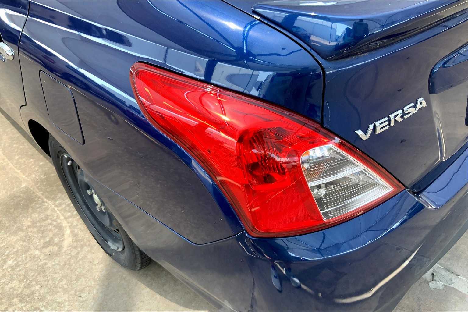2019 Nissan Versa SV photo 25