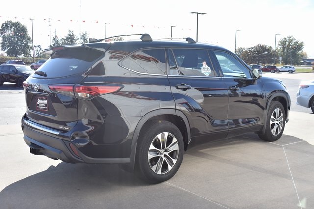 2022 Toyota Highlander XLE photo 4