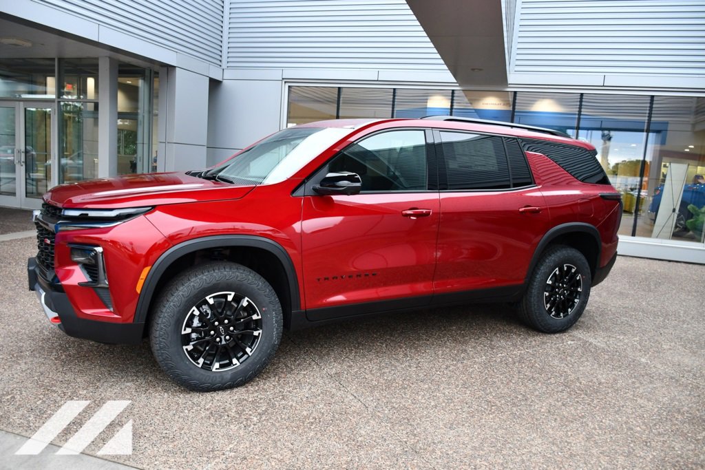 2026 Chevrolet Traverse Z71 photo 2
