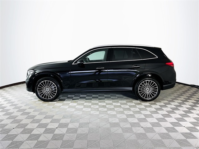 2026 Mercedes Benz GLC 300 photo 2