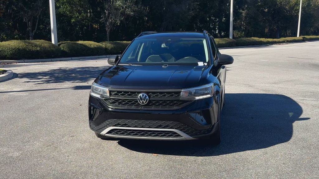 2022 Volkswagen Taos S photo 3