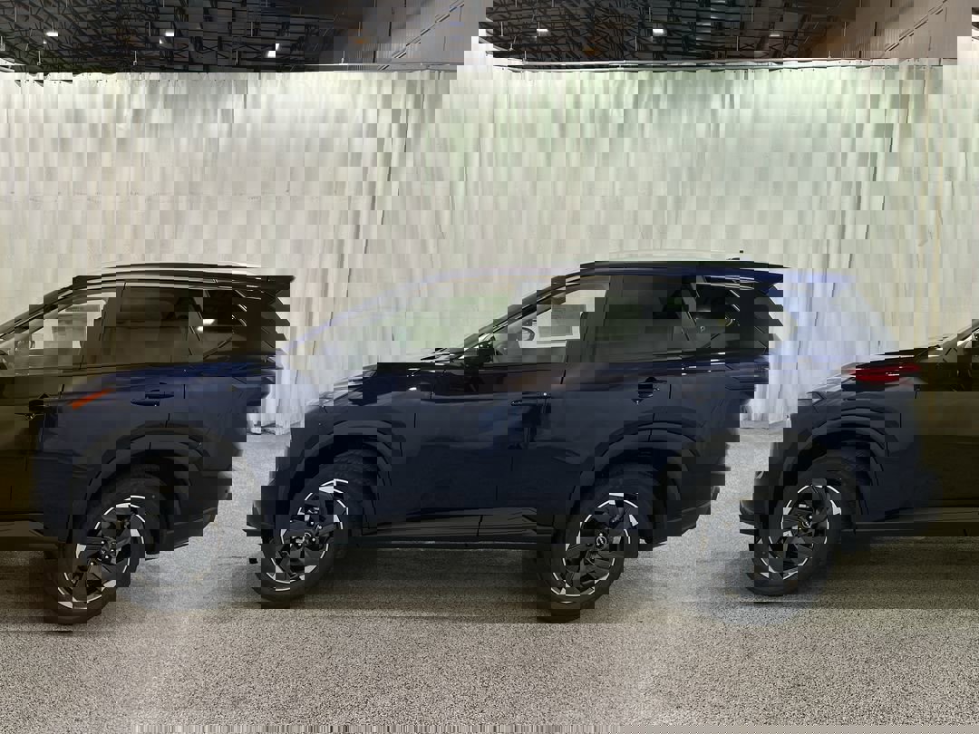 2026 Nissan Rogue SV photo 4