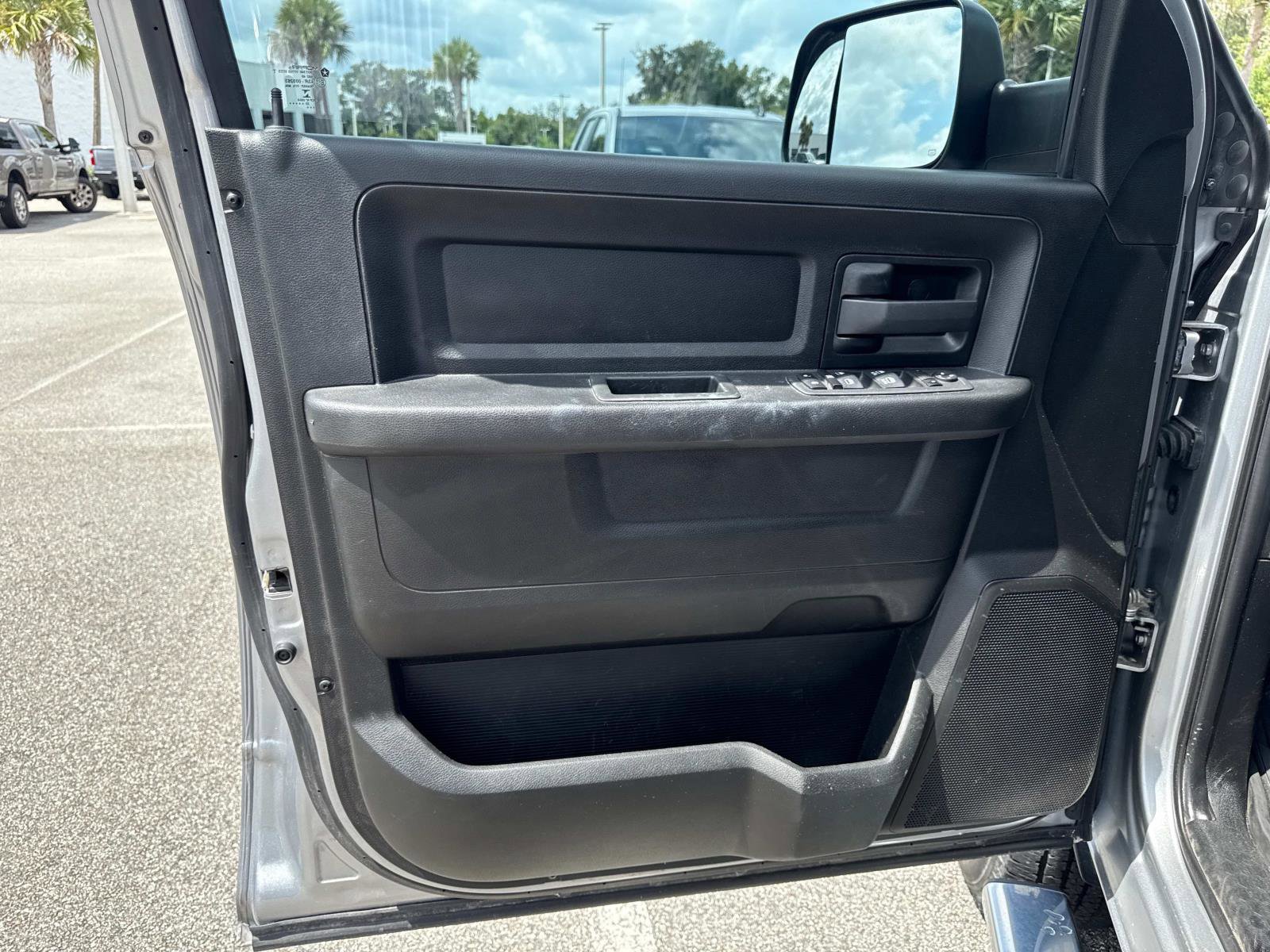 2022 Ram 2500 Tradesman photo 16