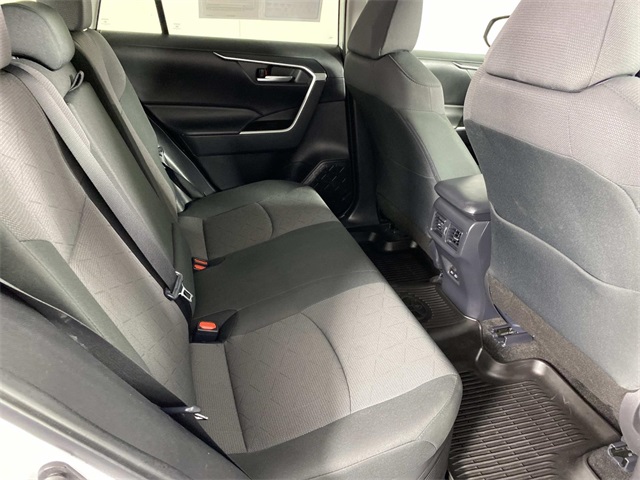 2024 Toyota RAV4 Hybrid XLE photo 10