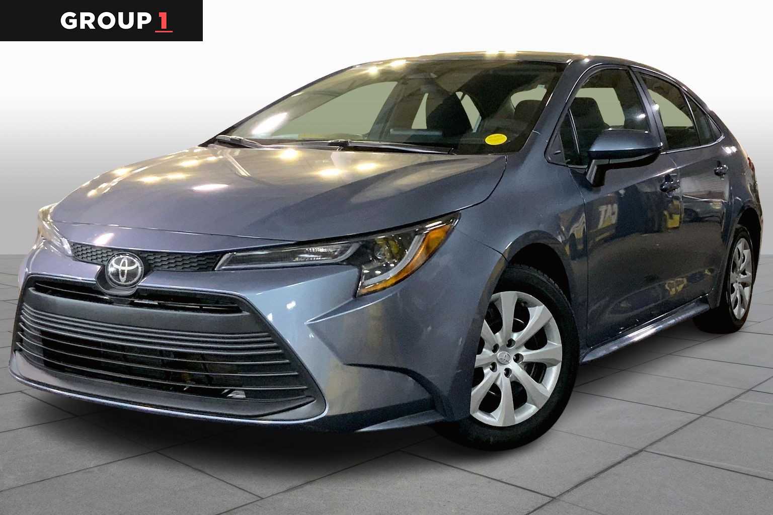 2024 Toyota Corolla LE's photo