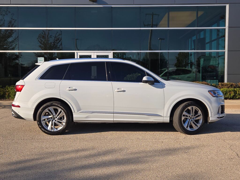 2022 Audi Q7 55 Premium Plus photo 5
