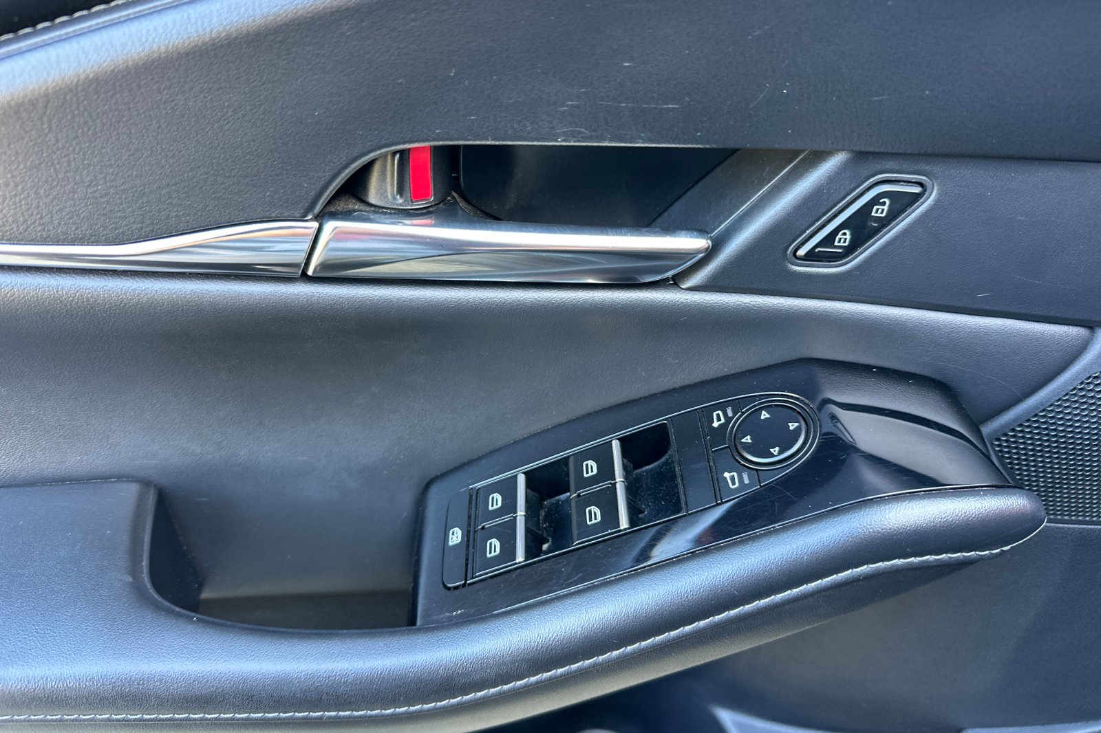 2023 Mazda CX-30 2.5 S Preferred photo 7
