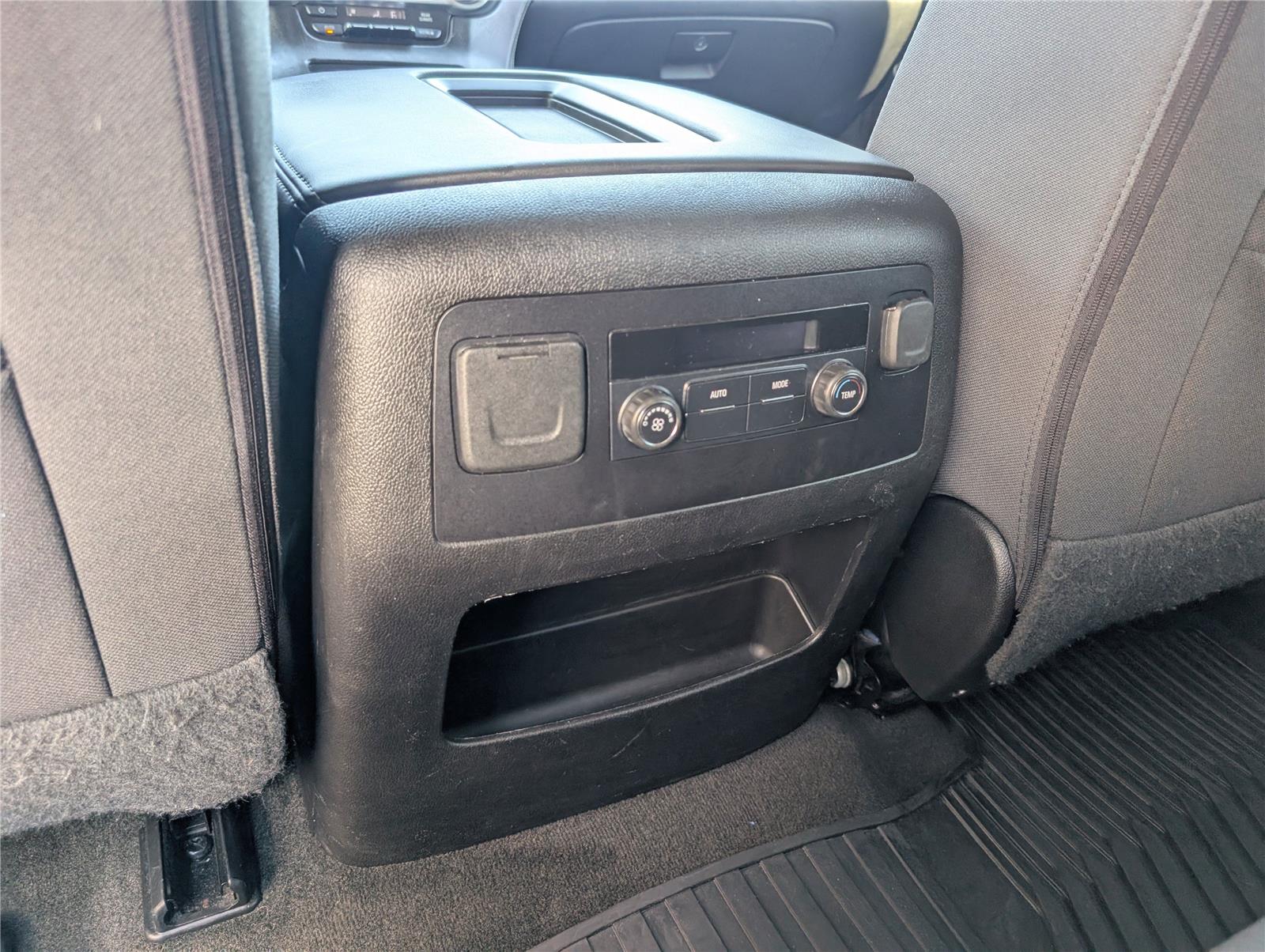 2018 Chevrolet Tahoe LS photo 23