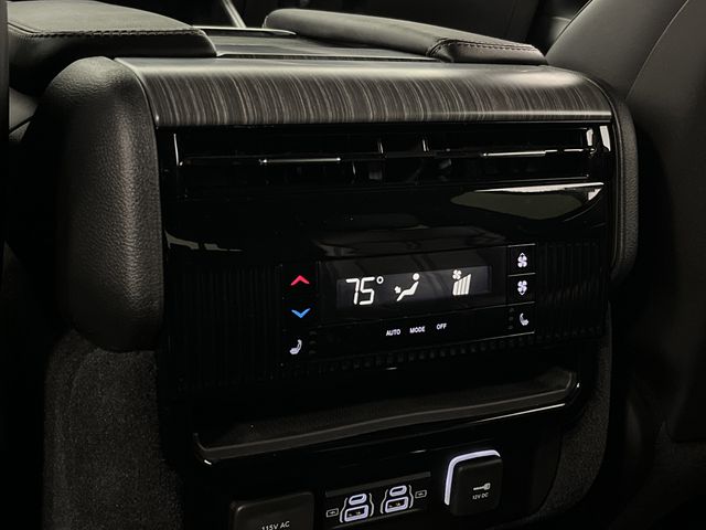 2024 Jeep Wagoneer Series III photo 32