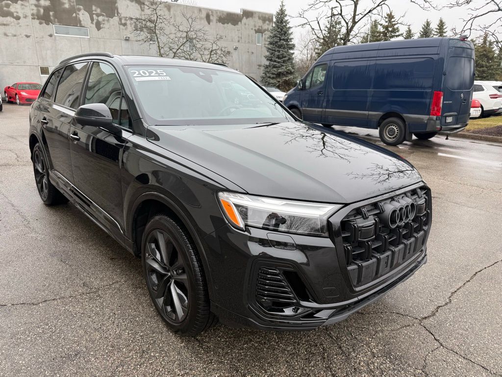 2025 Audi Q7 Premium Plus's photo