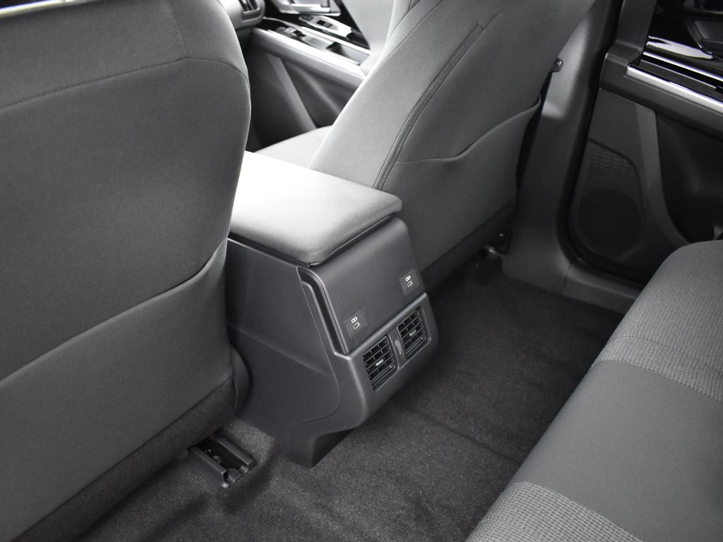 2025 Subaru Solterra Premium photo 21