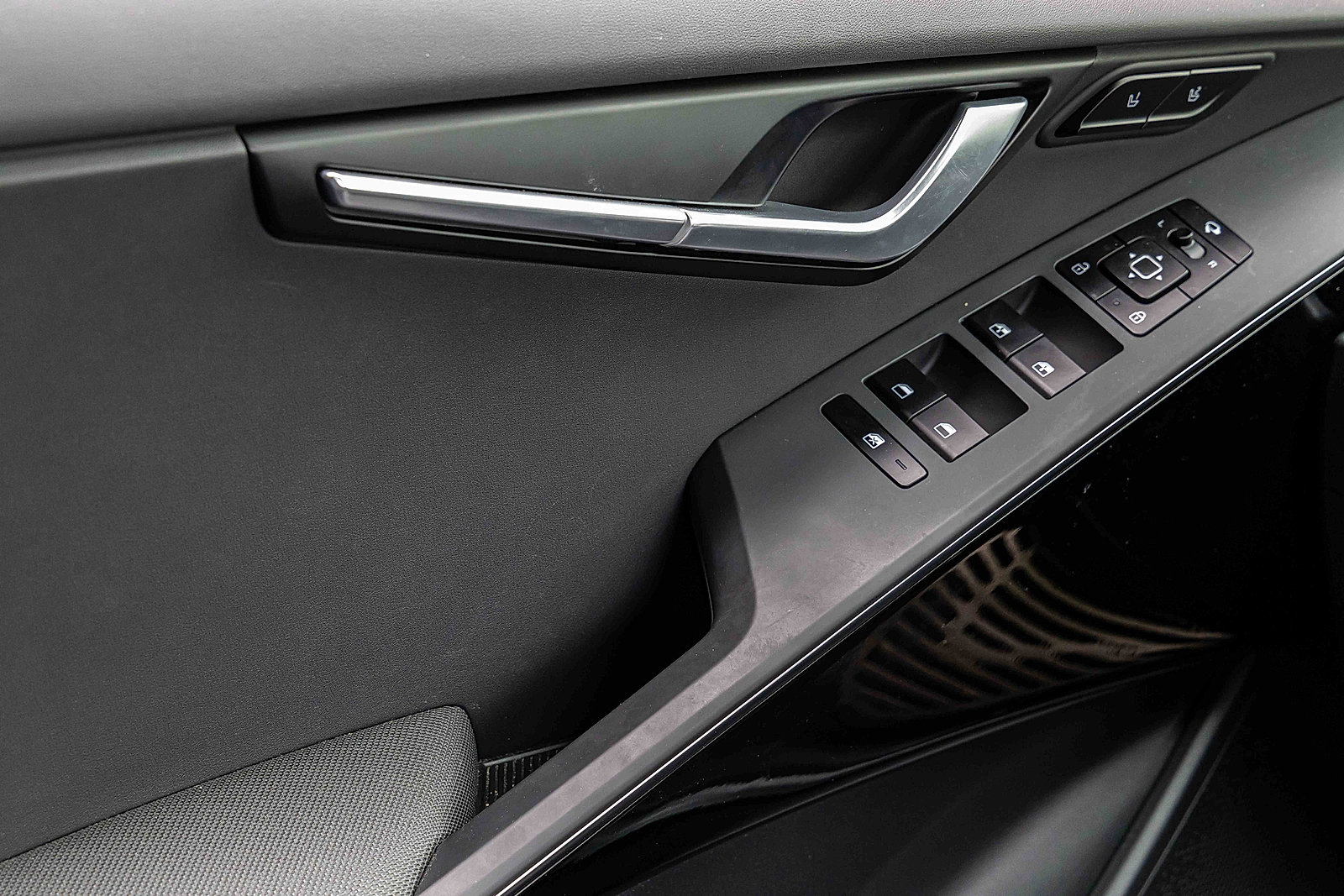 2023 Kia Niro Plug-In Hybrid SX Touring photo 14