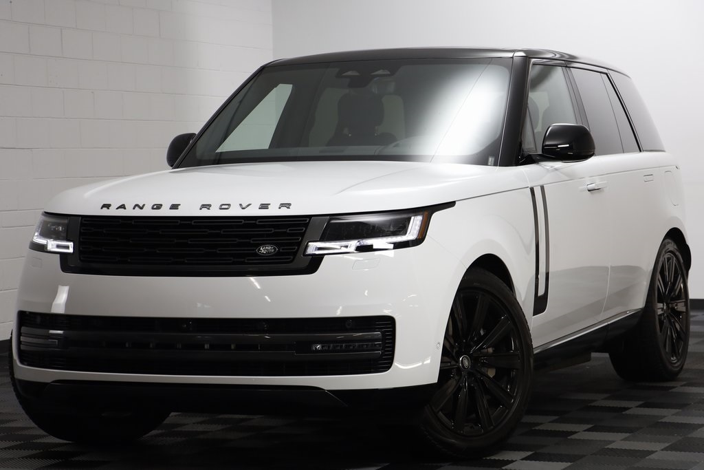 2025 Land Rover Range Rover SE's photo