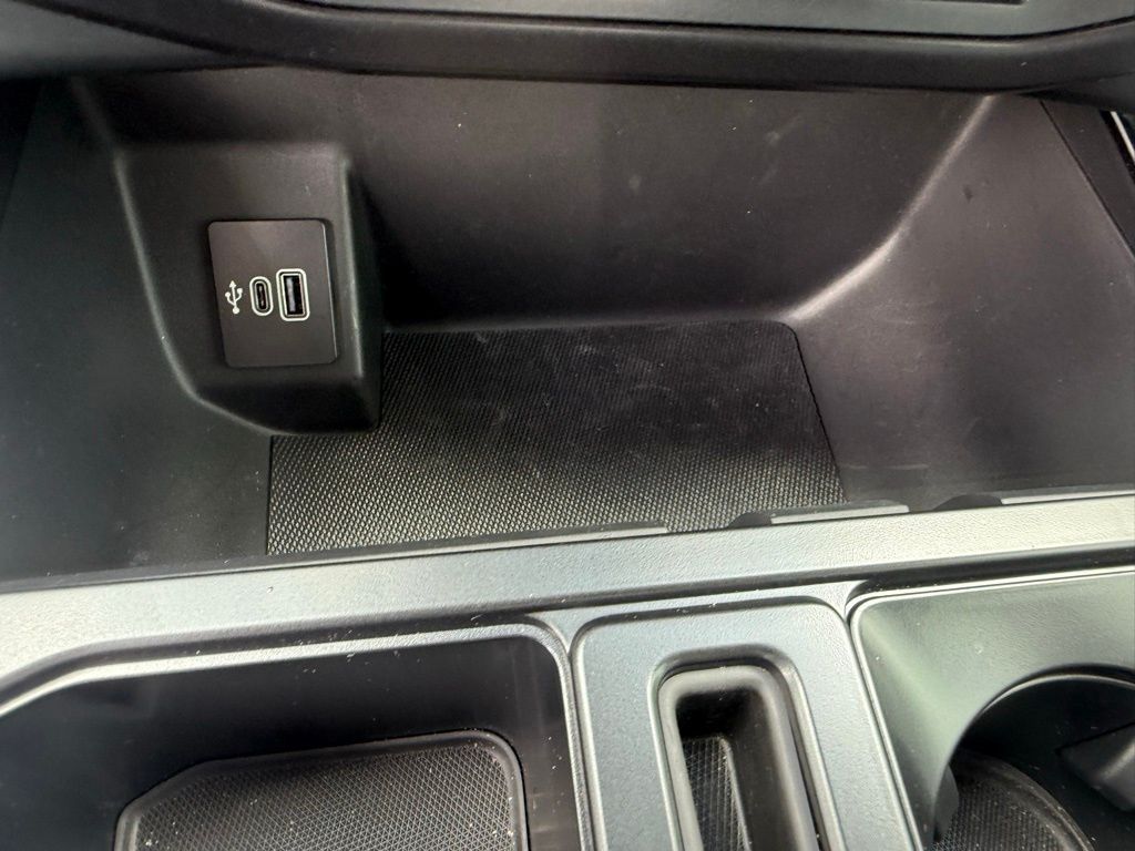 2025 Ford F-150 Lightning photo 12